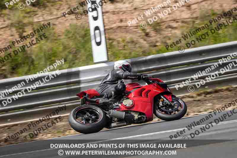 cadwell no limits trackday;cadwell park;cadwell park photographs;cadwell trackday photographs;enduro digital images;event digital images;eventdigitalimages;navarra;no limits trackdays;peter wileman photography;racing digital images;trackday digital images;trackday photos